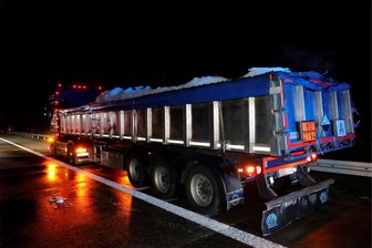 A 4 bei Chemnitz gesperrt: Lkw brannte in der Nacht - Der Brand konnte durch die Feuerwehr schnell gelöscht werden.