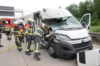 A 4 Chemnitz-Glösa: 3 Verletzte nach Unfall mit Transporter - 