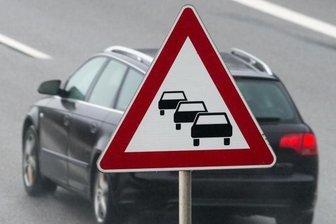A 72: Stau nach Unfall an Anschlussstelle Plauen-Ost -