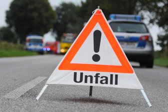 A 72: Zwei schwere Verkehrsunfälle innerhalb einer Stunde - Zwei schwere Unfälle haben sich in der Nacht zum Sonntag auf der A 72 ereignet.
