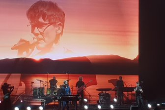 A-Ha in Leipzig: Ihre Pop-Klassiker zünden immer noch - Die Synthiepop-Legende A-Ha um Sänger Morten Harket begeisterte am Mittwochabend in der Arena Leipzig tausende Konzertbesucher.