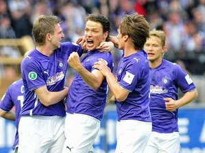 A wie Aue - A wie Aufstieg - Aufstieg perfekt: Jubel bei Erzgebirge Aue, hier nach dem 1:0 durch Marc Hensel.