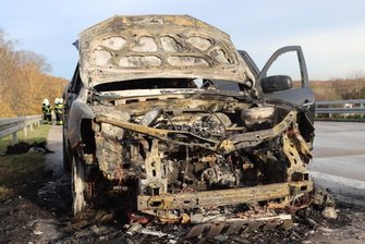 A4: Auto fängt während Fahrt Feuer -