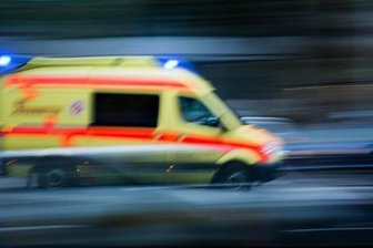 A4 bei Berbersdorf: Nach Reifenplatzer von Fahrbahn geschleudert - Symbolbild
