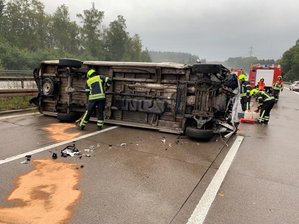 A4 bei Wüstenbrand nach Unfall mehrere Stunden gesperrt -