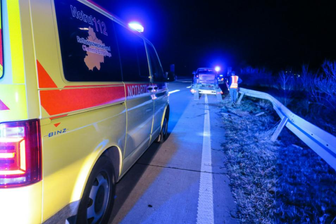 A72: Pkw prallt in Leitplanke -