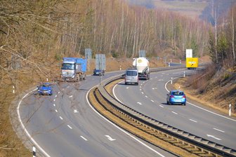Ab 17. März wird die B 94 bei Reichenbach zur Einbahnstraße - Zwischen Ortsumgehung und Gewerbering wird auf der B 94 ab 17. März die Fahrbahn erneuert.