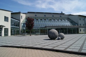 Ab 17 Uhr: Brand-Erbisdorfer Gymnasium öffnet seine Türen - Das Cottagymnasium in Brand-Erbisdorf lädt zum Abend der offenen Tür ein.