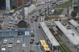 Ab Freitag wieder freie Fahrt auf der Bahnhofstraße in Chemnitz - Blick auf die Bahnhofstraße an der Chemnitzer Zentralhaltestelle im Oktober 2017.