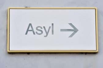 Die Zahl der Asylanträge in der EU ist im ersten Halbjahr im Vergleich zum Vorjahreszeitraum deutlich gestiegen.