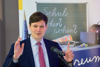 Ab wann Sachsen kaum noch neue Lehrer braucht - wenn nichts dazwischen kommt - Sachsens Kultusminister Conrad Clemens (CDU).