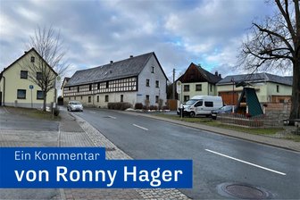 Abducken richtet Schaden an - Die Hauptstraße in Schönbrunn in Höhe des Dorfplatzes.