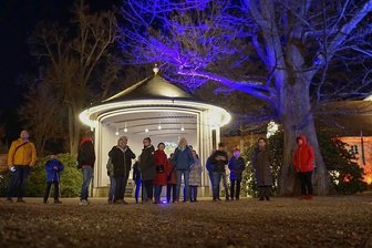 Abendführung durch die Anlagen: Premiere zeigt Bad Elster in besonderem Licht -