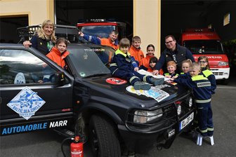 Abenteuer Skandinavien: Milkauer meistern die nördlichste Rallye der Welt - Durch die Teilnahme am Baltic Sea Circle mit ihrem Opel Frontera, Baujahr 1995, konnten Susann Preininger und Christian Narr die Kinder- und die Jugendfeuerwehr in Milkau mit einer Spende von 2000 Euro unterstützen.
