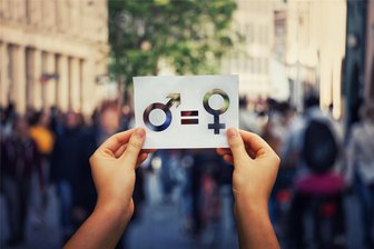 Abfuhr für „Gendern light“: Wie Plauens Oberbürgermeister Zenner auf Diplomatie pfeift - Ist Gendern Ausdruck der Gleichstellung von Mann, Frau und sonstiger Geschlechter? Oder ist es - angesichts immer mehr drängender Probleme - nur eine unnütze Debatte? Immer wieder entzündet sich der Streit.