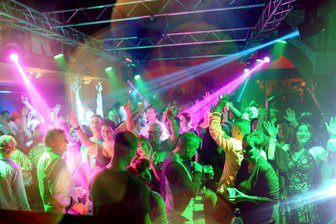 Abi-Treffen im Vogtland und E-Werk feiert mit großer Party: Ausflugstipps für Weihnachten und Wochenende - Das E-Werk in Reichenbach gibt es seit 25 Jahren – am Samstag wird das gefeiert.