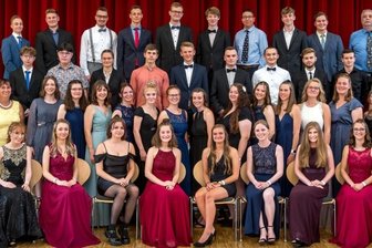 Abitur 2021: Zschopauer Gymnasiasten in festlicher Kleidung - 