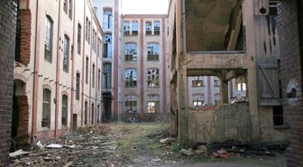 Abriss der Zweiga-Brache soll noch 2009 beginnen - 
              <p class="artikelinhalt">Ansicht der Brache im Fraureuther Ortsteil Ruppertsgrün. </p>
            