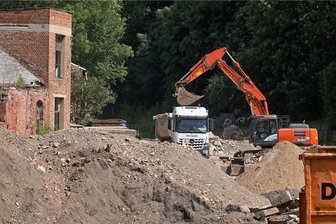 Abriss des alten Fahrzeuggetriebewerks in Glauchau: Unterirdisch lauern Überraschungen - Von den Gebäuden des ehemaligen Fahrzeuggetriebewerks in Glauchau ist nichts mehr zu sehen.