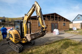 Abriss des Sozialbaus steht kurz bevor - In den vergangenen Tagen ist der Anbau der Blumenauer Turnhalle für den Abriss vorbereitet worden.