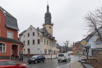 Abriss führt zu Behinderungen auf der B 95 im Erzgebirge - Am kommenden Montag soll der Abriss des maroden Hauses Kirchstraße 2 beginnen.