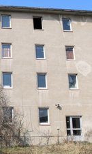 Abrissexperten sind auch als Baukosmetiker im Einsatz - Das ehemalige Planet-Verwaltungsgebäude ist völlig verfallen.