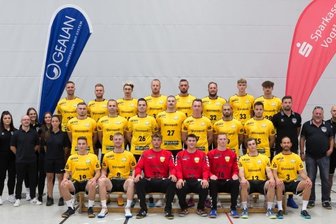 Absteiger stellt Topmannschaft zusammen - Sie sollen es richten: Das Team des SV 04 Oberlosa vor dem Start der neuen Saison in der Mitteldeutschen Handball-Oberliga.