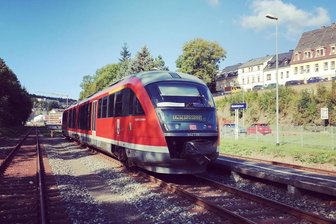 Abstellgleis ade? Neue Hoffnung auf Reaktivierung der Bahnstrecke nach Marienberg - In den vergangenen Jahren kamen die Triebwagen der Erzgebirgsbahn nur an wenigen Tagen im Jahr als Sonderzüge nach Marienberg.