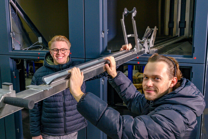 Abstimmung zum besten Start-up aus Sachsen: Diese Firmen stehen im Finale - Fahrrad-Garage im Container: Patrick Rabe (links) und Steve Winter von der Firma RWC Factory Gmbh aus Chemnitz entwarfen eine sichere Bike-Unterkunft. 