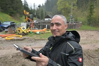 Abwasserentsorgung im Westerzgebirge: Warum Carlsfeld seine Kläranlage verkleinert - Planer Heiko Reichel kann erklären, warum und wie die Kläranlage in Carlsfeld verkleinert wird. Bis zum Frühjahr 2025 wird dort gebaut.