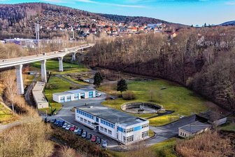 Abwasserzweckverband Zast verspricht stabile Preise für 2023/24 - Das Betriebsgelände des Zweckverbandes Abwasser Schlematal (Zast) am Lößnitzbach in Aue gelegen. 