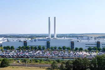 Acht Argumente, weshalb Volkswagen auf das Werk in Zwickau nicht verzichten kann - Das VW-Werk in Zwickau. Der Standort habe sich für Volkswagen zum größten und leistungsfähigsten E-Auto-Werk Europas entwickelt, sagt das Unternehmen. Rund 10.000 Mitarbeiter sind hier beschäftigt.