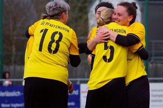 Acht Tore nach Regenpause: Fußballerinnen der SpG Pfaffengrün/Zobes/Greiz siegen im Testspiel gegen BSG Wismut Gera - Die SpG Pfaffengrün/Zobes/Greiz feiert hier einen Torerfolg.