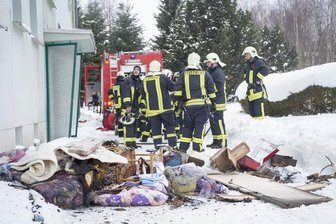 Acht Verletzte bei Wohnungsbrand -