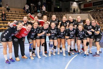 Achtelfinale - Zwickau ist dabei! - Sächsischer Jubel in Baden-Württemberg: Die Handballerinnen des BSV Sachsen Zwickau ließen ihrer Freude über den 30:28-Sieg bei Frisch Auf Göppingen am Freitagabend freien Lauf. 