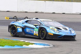 Achterbahnfahrt auf dem Hockenheimring: Junger Rennfahrer aus Großschirma wird beim Saisonfinale unter Wert geschlagen - Bester Lamborghini, aber insgesamt nur auf Rang 11: Simon Connor Primm beim Saisonfinale auf dem Hockenheimring.