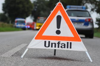 Achtjähriger bei Unfall in Lugau verletzt - Ein Achtjähriger ist mit dem Fahrrad auf einen Pkw gefahren und verletzte sich.