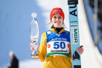 Achtmal in dieser Saison auf dem Podest: Skispringerin Selina Freitag reist in Topform zur Ski-WM nach Trondheim - Kommt derzeit aus dem Strahlen nicht mehr heraus: Skispringerin Selina Freitag vom WSC Oberwiesenthal.