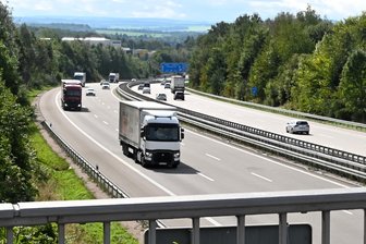 Achtung Autofahrer: Abfahrt von A 4 in Frankenberg schon ab Montag gesperrt - Blick zur Anschlussstelle in Frankenberg über die A 4 in Richtung Chemnitz.