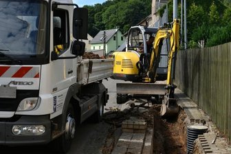 Achtung Baustelle - Straße gesperrt - Die Weinsdorfer Straße im Mittweidaer Ortsteil Neudörfchen ist wegen der Erneuerung von Elektroleitungen gesperrt.