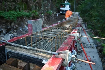 Achtung Baustelle! - Die Straße Am Buchenberg in Ringethal ist wegen dem Bau einer Stützmauer gesperrt. 