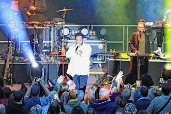 Adel Tawil singt in Zwickau vor 1200 Fans -