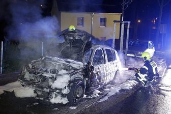 Adelsberg: Renault Clio vollständig ausgebrannt -