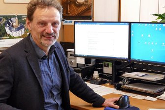Adieu Bürgermeister: Darum zieht Jens Haustein in Drebach die Reißleine - Viele Stunden hat Bürgermeister Jens Haustein vor seinem Computer in der Drebacher Gemeindeverwaltung verbracht. Dieses Jahr wird er sein Büro räumen.