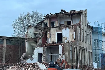 Adorf: Historische Häuser weichen Firmen-Erweiterung - 