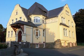Adorf setzt auf eigenes Haus für Krippenkinder - Die städtische Kindertagesstätte Zwergenvilla am Remtengrüner Weg in Adorf.