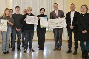Adorfer Oberschule überzeugt mit Praxisnähe - Das Qualitätssiegel für die Adorfer Schule ist mit finanziellen Zuwendungen in Höhe von 1250 Euro verbunden.