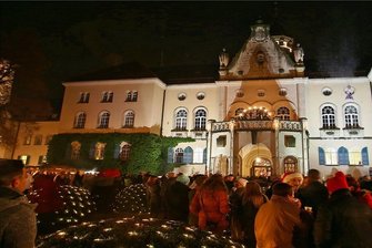 Adventszauber in Waldenburg: Hartes Ringen um verkaufsoffene Sonntage - Wenn der Adventszauber am Schloss in Waldenburg stattfindet, dürfen an zwei Sonntagen auch die Händler im Stadtzentrum öffnen. Foto: A. Kretschel/Archiv