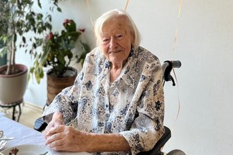 Älteste Langenbernsdorferin feiert seltenen Geburtstag mit ihrer Familie - Johanna Parthum hat am Sonntag ihren 102. Geburtstag gefeiert.