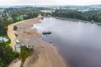 Älteste Talsperre Sachsens läuft leer - Der Filzteich in Schneeberg wird abgelassen. Am 2. Oktober ist Karpfenernte.